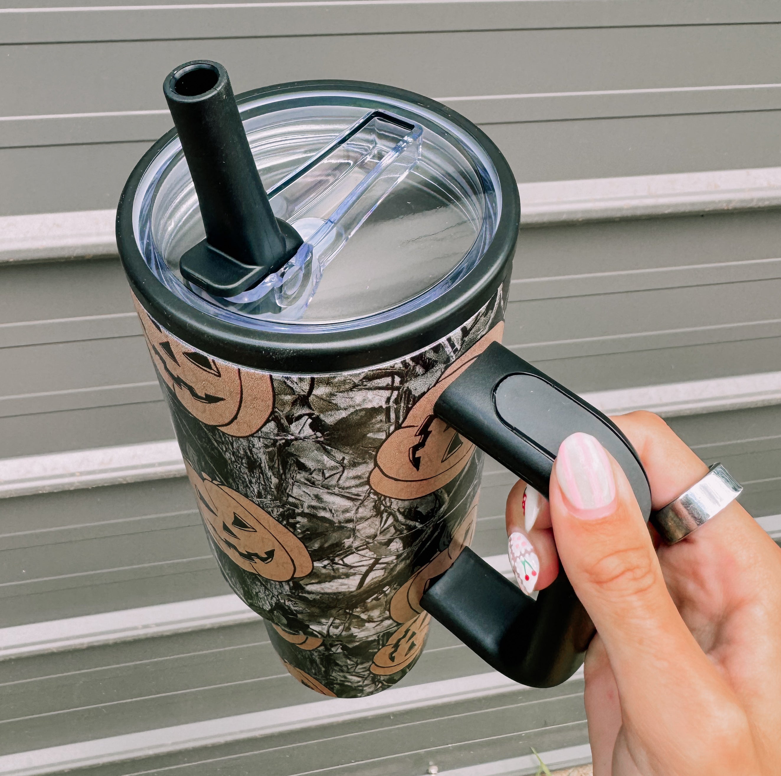 Camo jack-o-lantern 40oz tumbler