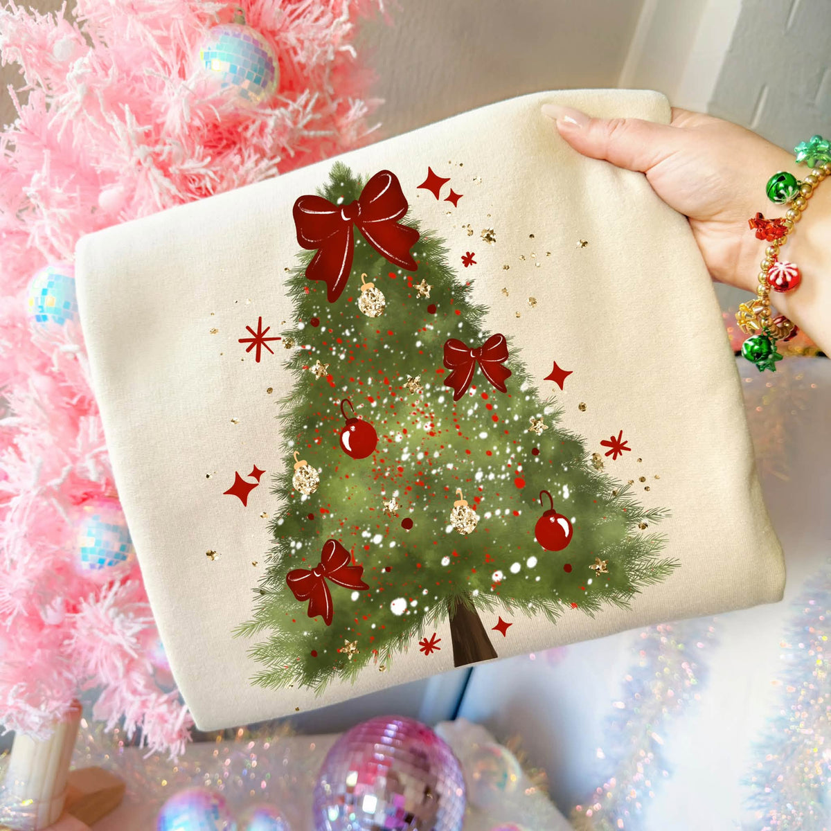 Vintage Christmas Tree with Red Bows Ivory Gildan Crewneck